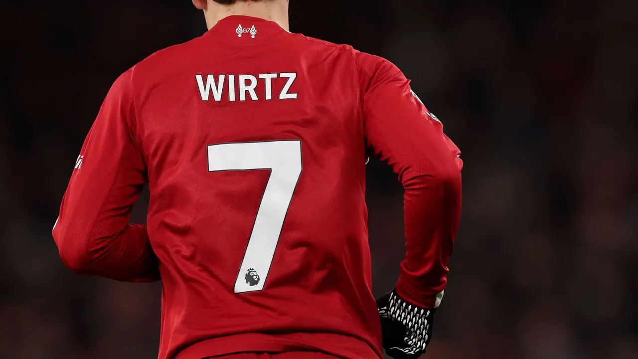 نادي ليفربول، جميع المعلومات حول البث في لمحة: من يعرض/ينقل مباريات الريدز مباشرة على التلفزيون والبث المباشر؟